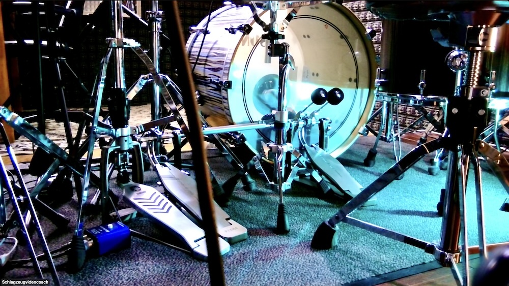 Kamera für Bassdrum und Pedale im Studio von Jochen Weigand, schlagzeugvideocoach.de